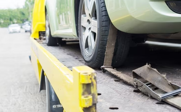 What Miami Drivers Should Know Before Calling a Towing Company During a Breakdown