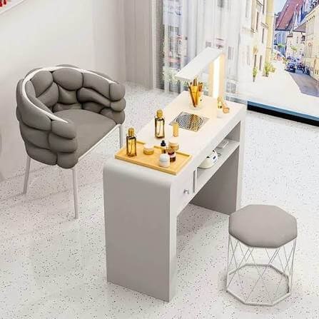 Manicure Table